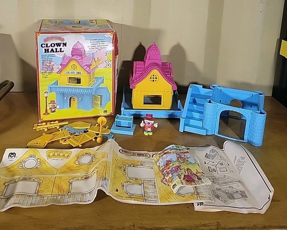 VTG 1981 Mego Clown Around Town Hall Set